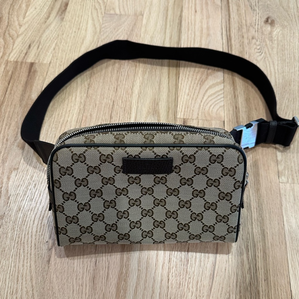 Gucci Belt Bag / GG Supreme Small Beige/Black - 100% Authentic